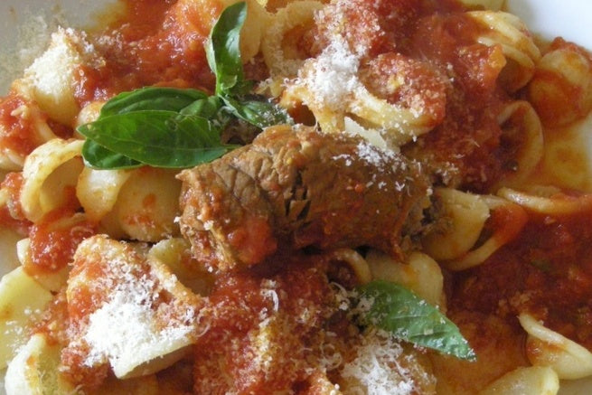 Orecchiette con Sugo di Braciole - I recchietedd cù sug d"brasciol